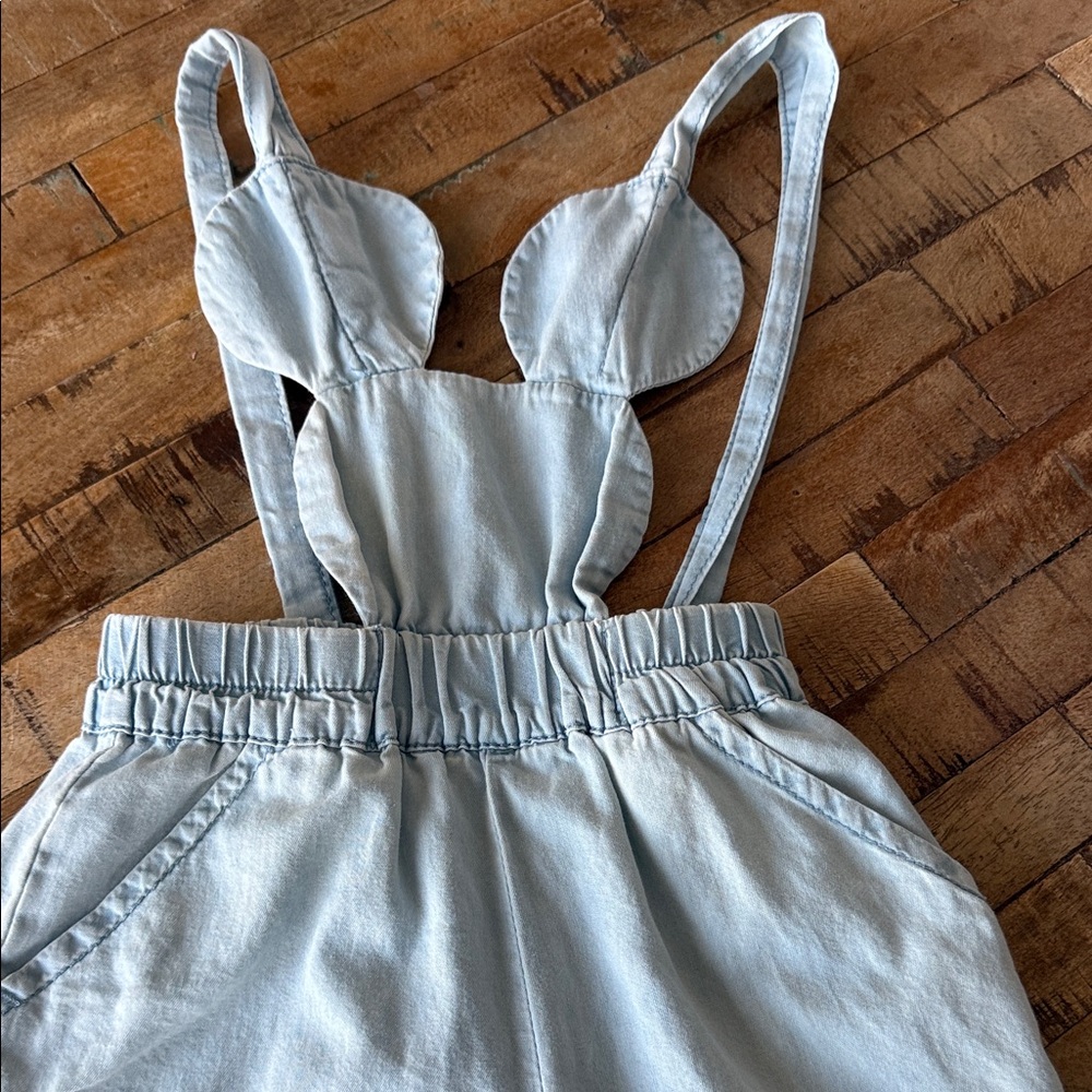 PEPPER KIDS LIGHT DENIM MOUSE OVERALLS
Size 2/3